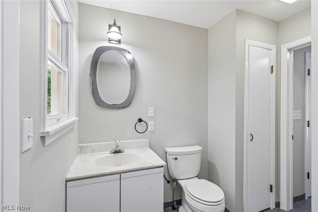 2141 Arms Drive, Girard, OH 44420