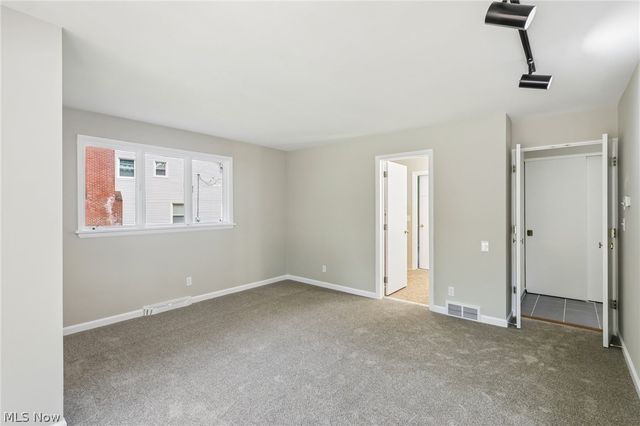 2141 Arms Drive, Girard, OH 44420