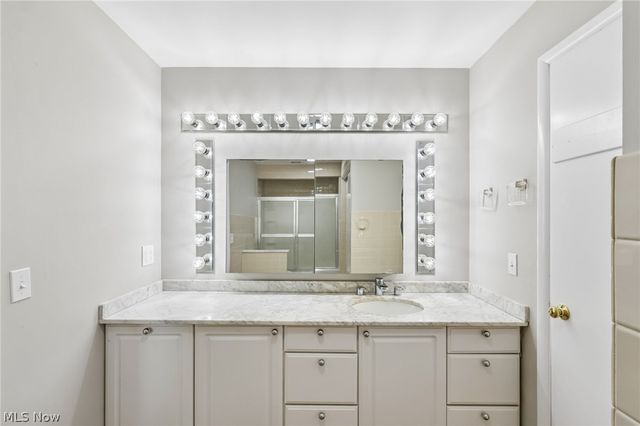 2141 Arms Drive, Girard, OH 44420