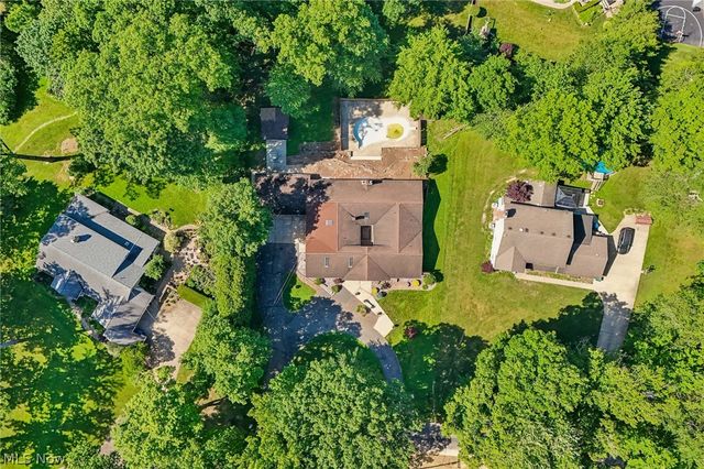 2141 Arms Drive, Girard, OH 44420