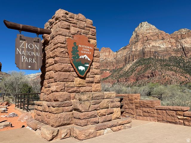 425 E ESTRELLA RIDGE DR, Virgin, UT 84779