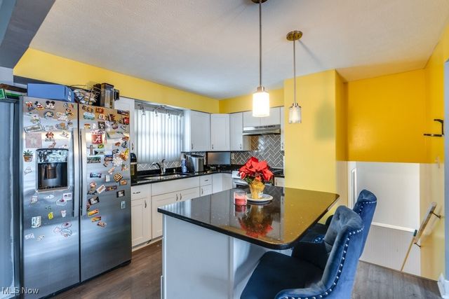 60 Santin Circle, Bedford, OH 44146