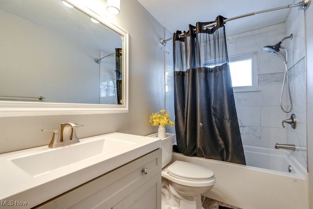 60 Santin Circle, Bedford, OH 44146