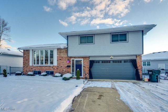 60 Santin Circle, Bedford, OH 44146