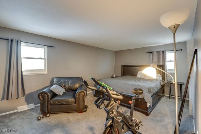 60 Santin Circle, Bedford, OH 44146