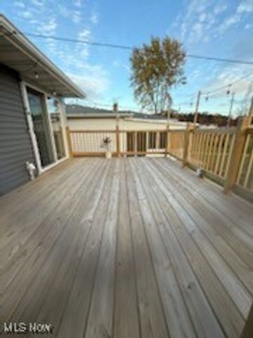 60 Santin Circle, Bedford, OH 44146