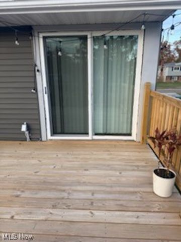 60 Santin Circle, Bedford, OH 44146