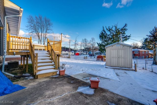 60 Santin Circle, Bedford, OH 44146