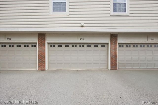 21950 Aberdeen Drive, Macomb, MI 48042
