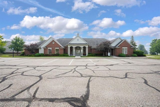 21950 Aberdeen Drive, Macomb, MI 48042