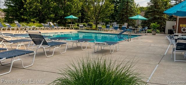 21950 Aberdeen Drive, Macomb, MI 48042