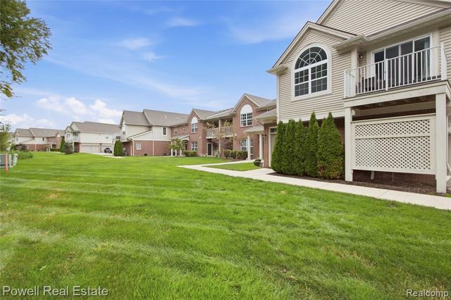 21950 Aberdeen Drive, Macomb, MI 48042