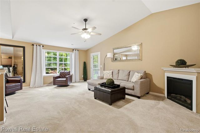 21950 Aberdeen Drive, Macomb, MI 48042