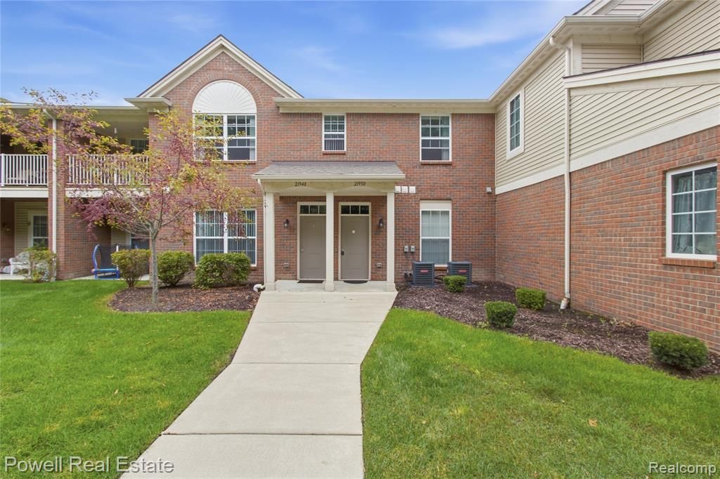 21950 Aberdeen Drive, Macomb, MI 48042