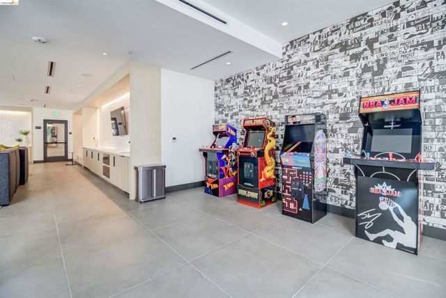 260 Brooklyn Basin Way 564, Oakland, CA 94606