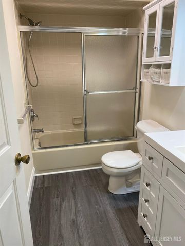 216 Blew Court, East Brunswick, NJ 08816