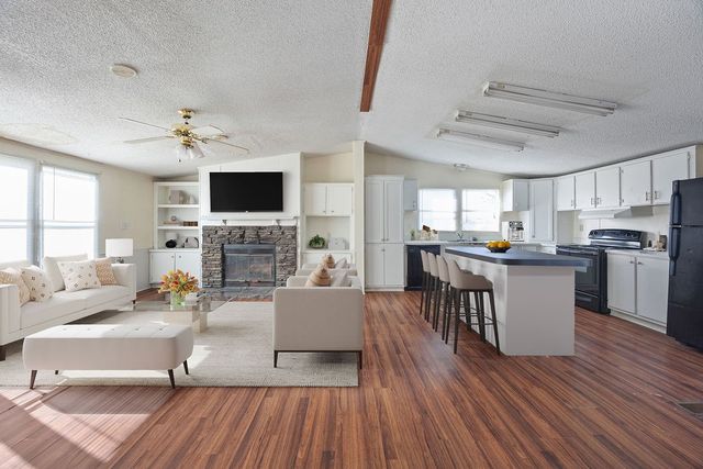 14186 Mineral Springs Road, West Fork, AR 72774