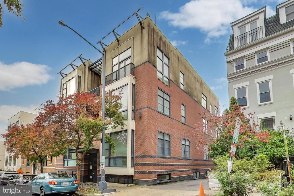 Image 1 of property listing at 2426 ONTARIO RD NW #101, Washington, DC 20009