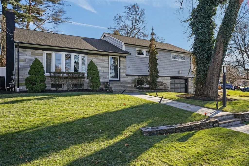 210 Summit Drive, Cranston, RI 02920