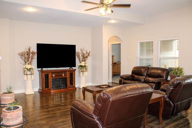 510 Ellis Place Drive, Greenville, TX 75402