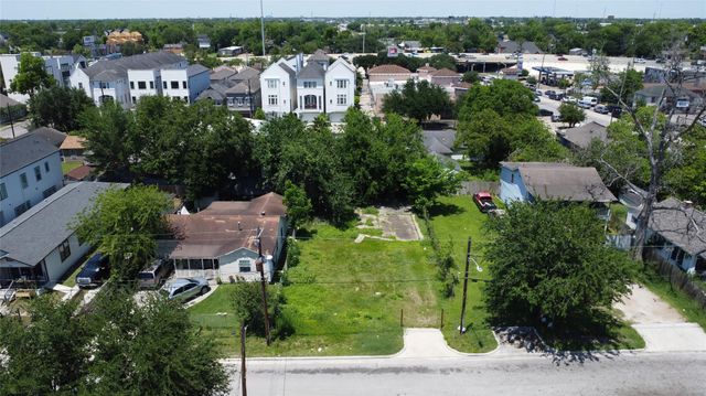 1209 E 27th Street, Houston, TX 77009
