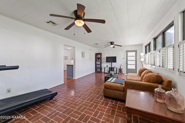 113 Oak Crest Drive, Lafayette, LA 70503