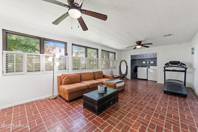 113 Oak Crest Drive, Lafayette, LA 70503