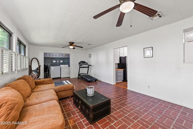 113 Oak Crest Drive, Lafayette, LA 70503