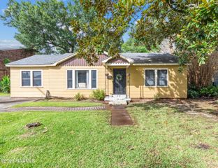 113 Oak Crest Drive, Lafayette, LA 70503