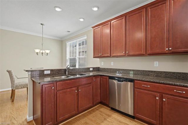 8271 Highland ST, Norfolk, VA 23518