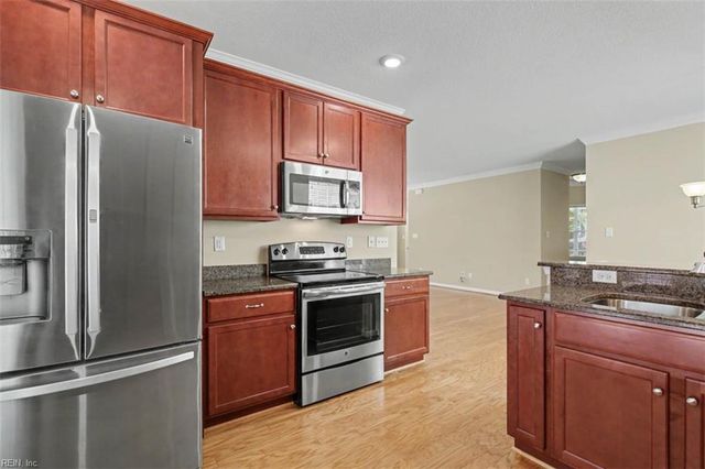 8271 Highland ST, Norfolk, VA 23518