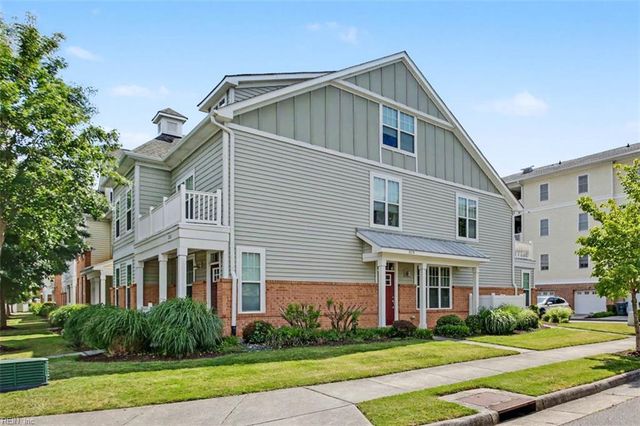 8271 Highland ST, Norfolk, VA 23518