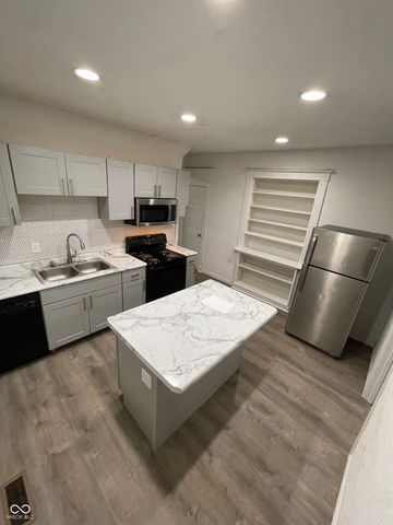12 N Randolph Street, Indianapolis, IN 46201