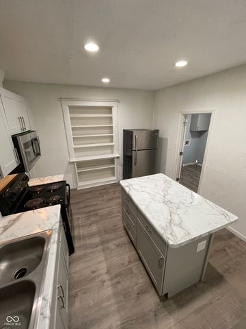 12 N Randolph Street, Indianapolis, IN 46201
