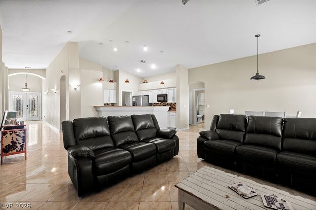 6612 Ringbill Court, North Las Vegas, NV 89084