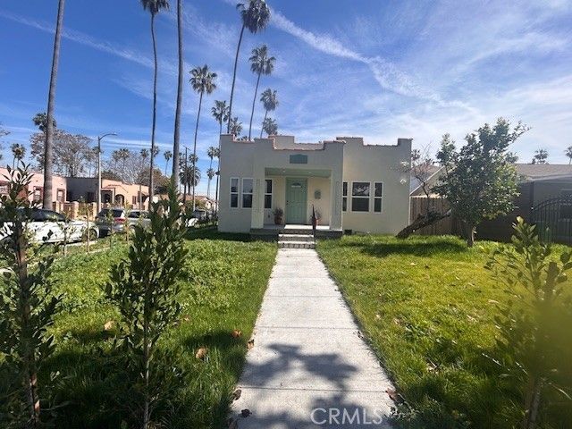 5200 S St. Andrews Place, Los Angeles, CA 90062
