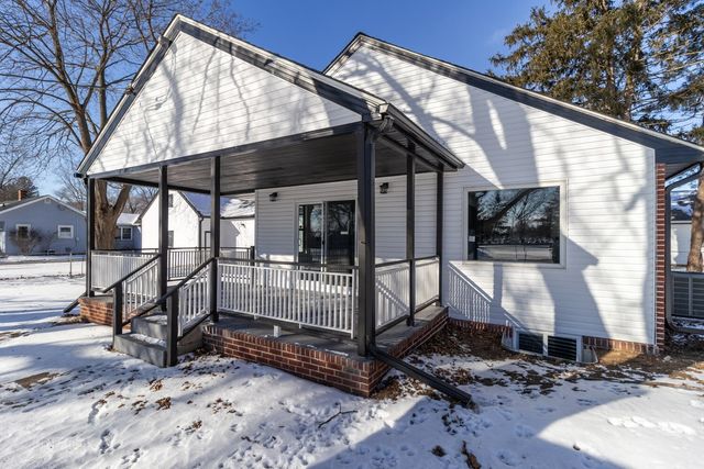 7604 N 2nd Street, Machesney Park, IL 61115