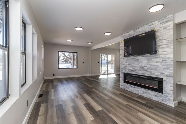 7604 N 2nd Street, Machesney Park, IL 61115