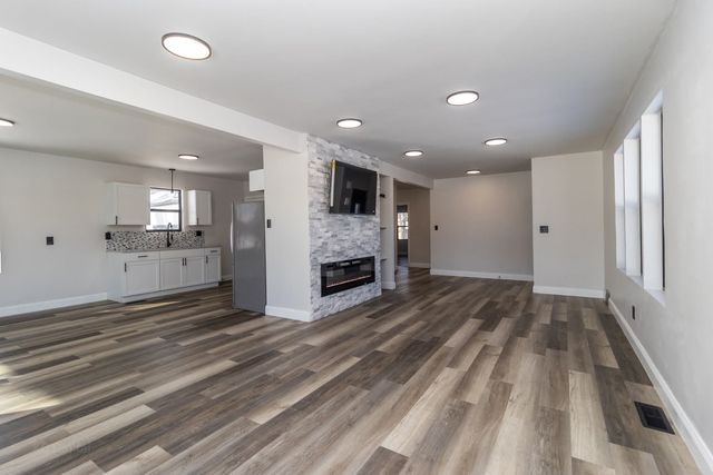 7604 N 2nd Street, Machesney Park, IL 61115