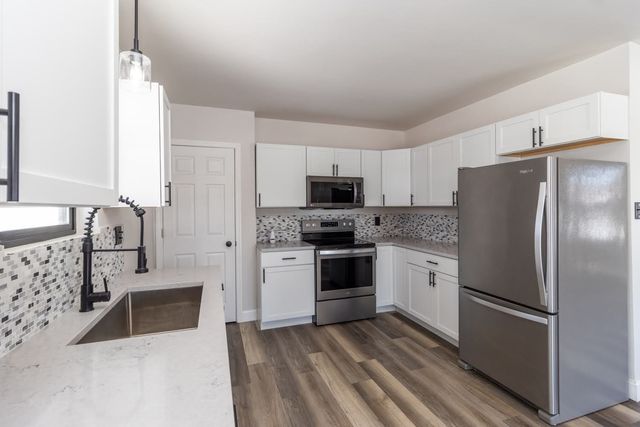 7604 N 2nd Street, Machesney Park, IL 61115