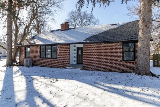 7604 N 2nd Street, Machesney Park, IL 61115