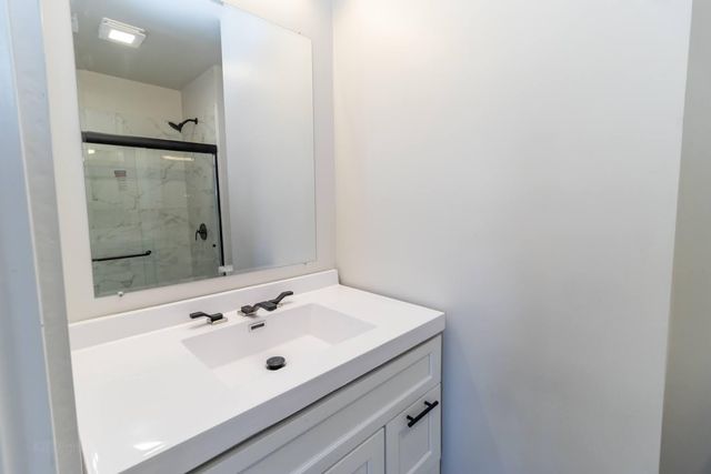 7604 N 2nd Street, Machesney Park, IL 61115