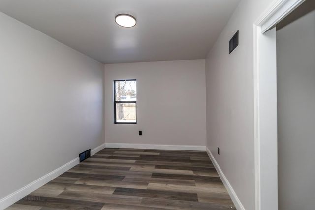 7604 N 2nd Street, Machesney Park, IL 61115