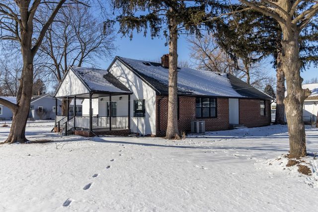 7604 N 2nd Street, Machesney Park, IL 61115