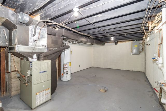 7604 N 2nd Street, Machesney Park, IL 61115