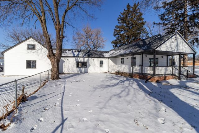 7604 N 2nd Street, Machesney Park, IL 61115