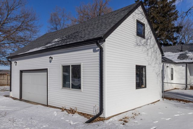 7604 N 2nd Street, Machesney Park, IL 61115