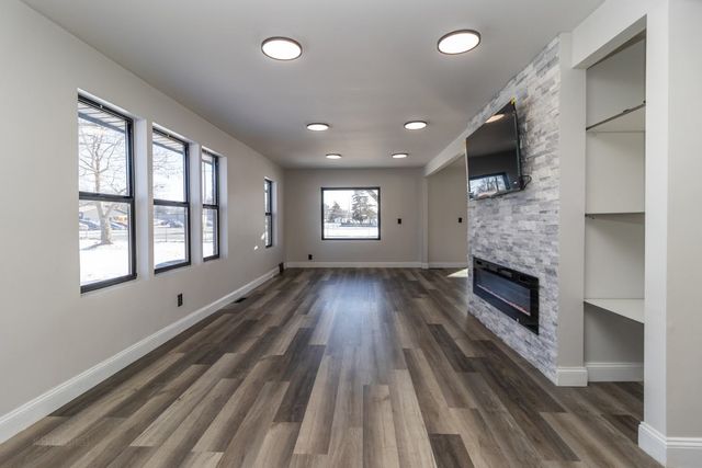 7604 N 2nd Street, Machesney Park, IL 61115