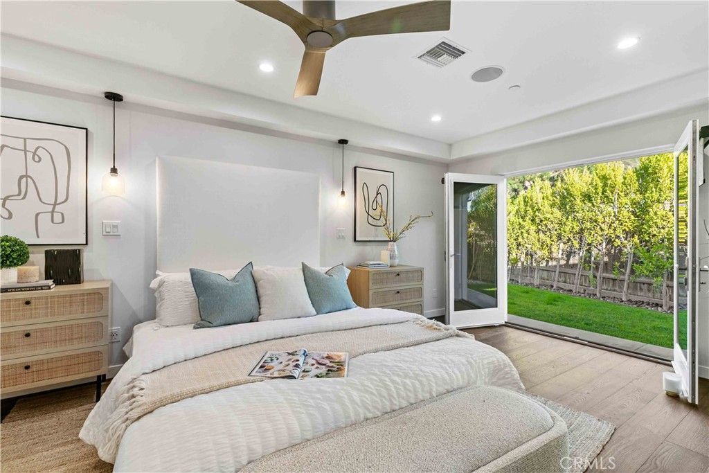 Image 17 of property listing at 3340 Vickers Drive, Glendale, CA 91208