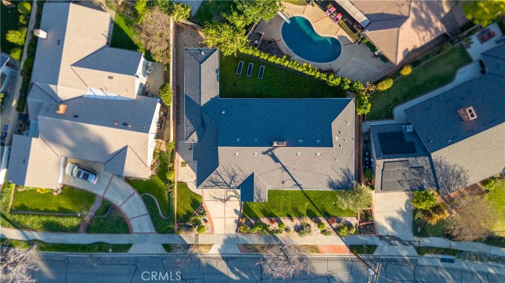 Image 2 of property listing at 3340 Vickers Drive, Glendale, CA 91208